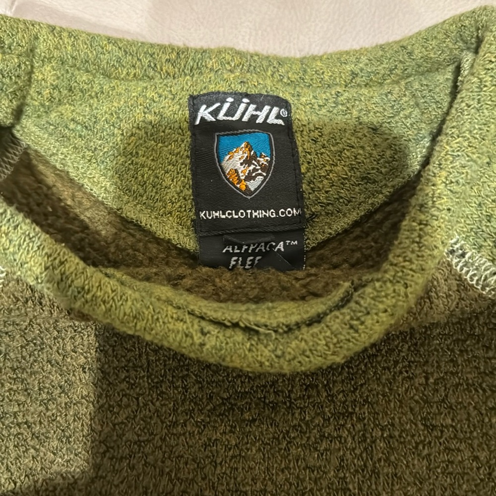 Like new size medium boys youth hi-end fleece